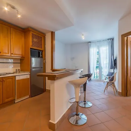 Bed And Snow Apartment *